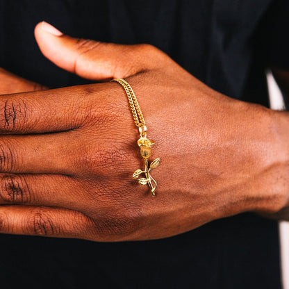 Thorned Gold Pendant Detail