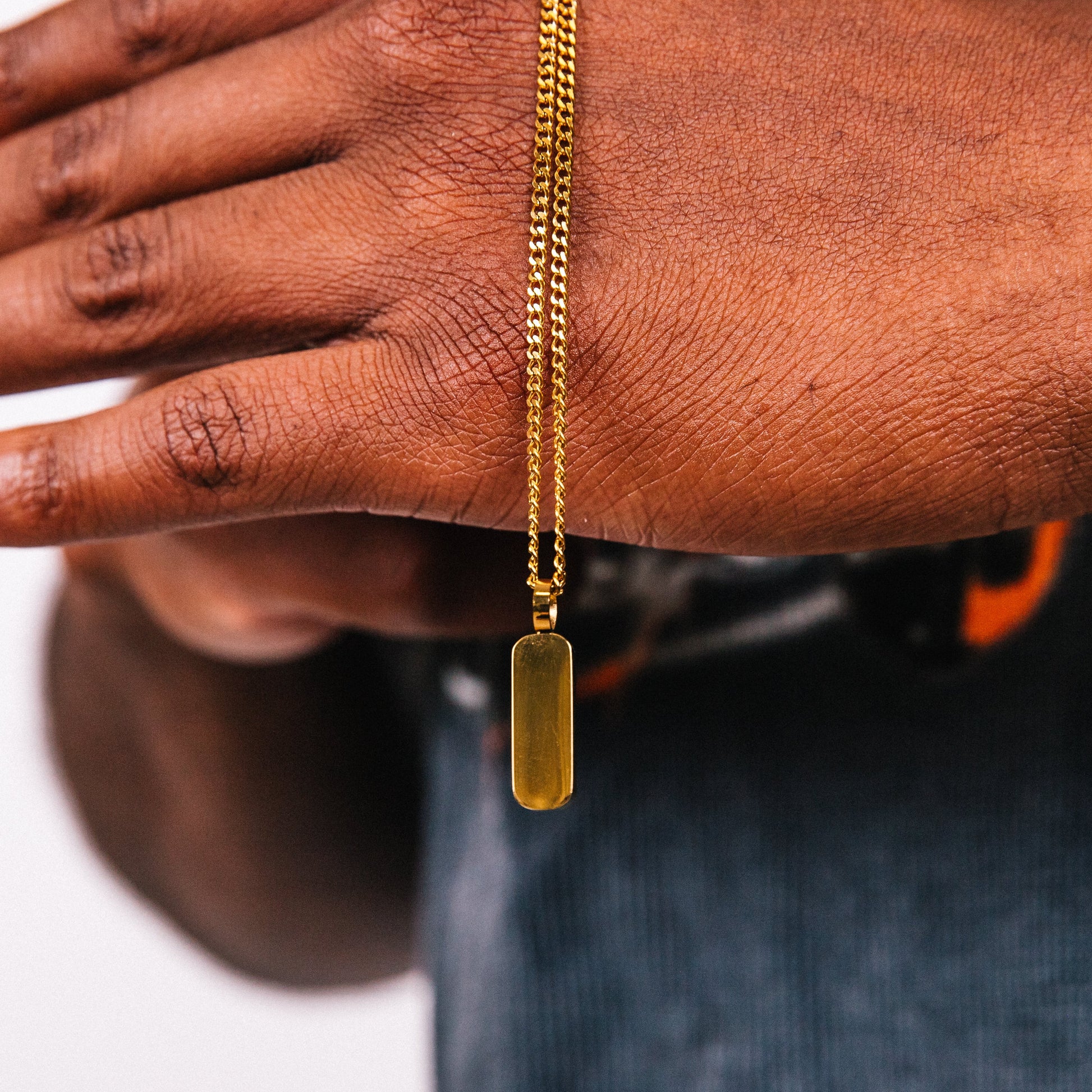 Axis Gold Pendant Detail 2